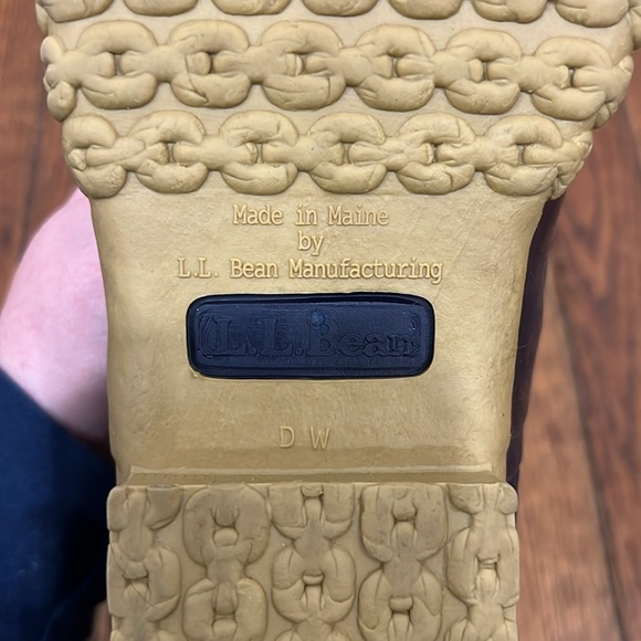 L. L. Bean Women’s Bean Boots 8” (Size D W = 8 Wide) - Picture 11 of 11